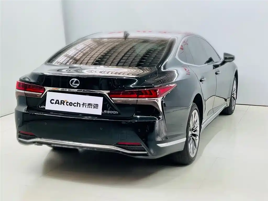 Lexus LS 2020 — фото 3