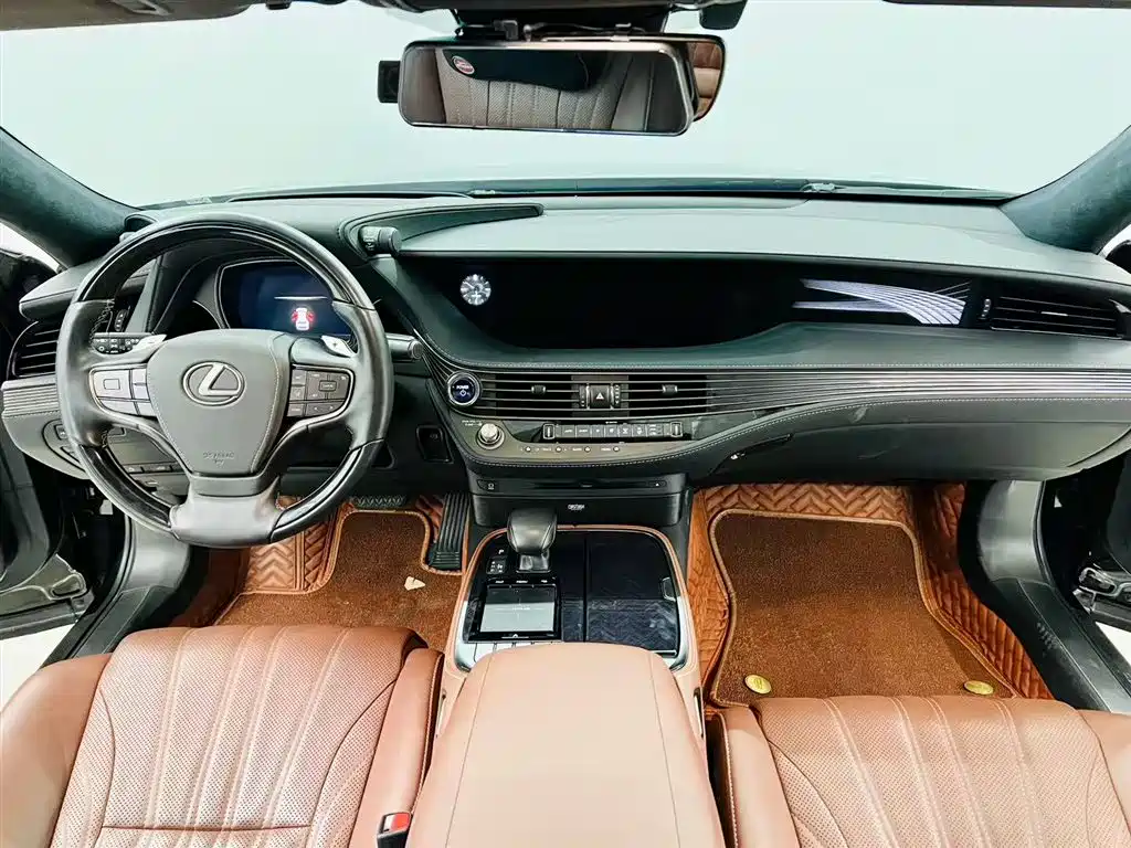 Lexus LS 2020 — фото 4