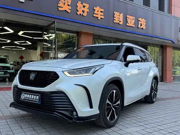 Toyota Crown Kluger 2024