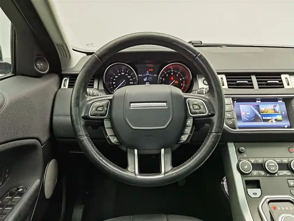 Land Rover Evoque 2017 — фото 11