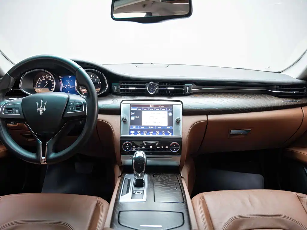 Maserati Quattroporte 2016 — фото 16