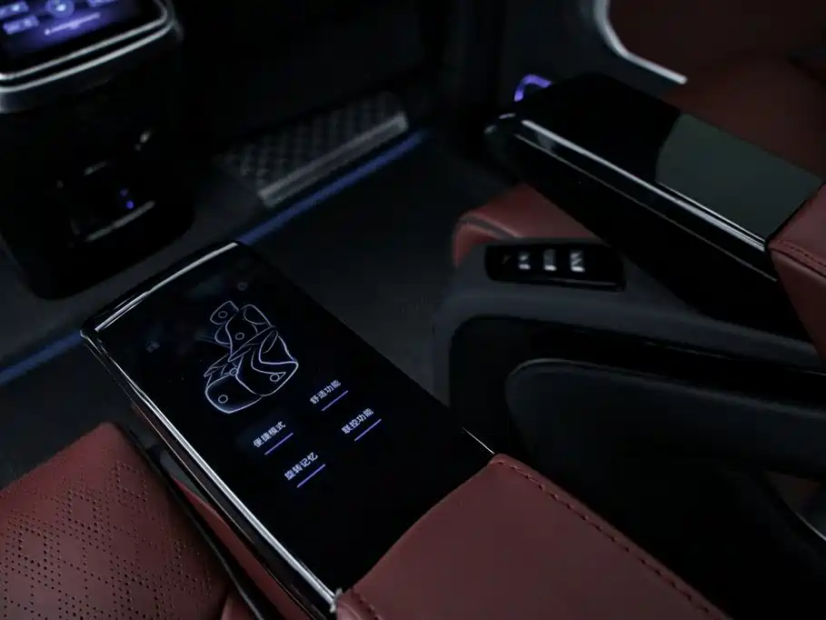 Toyota Hiace 2025 — фото 15