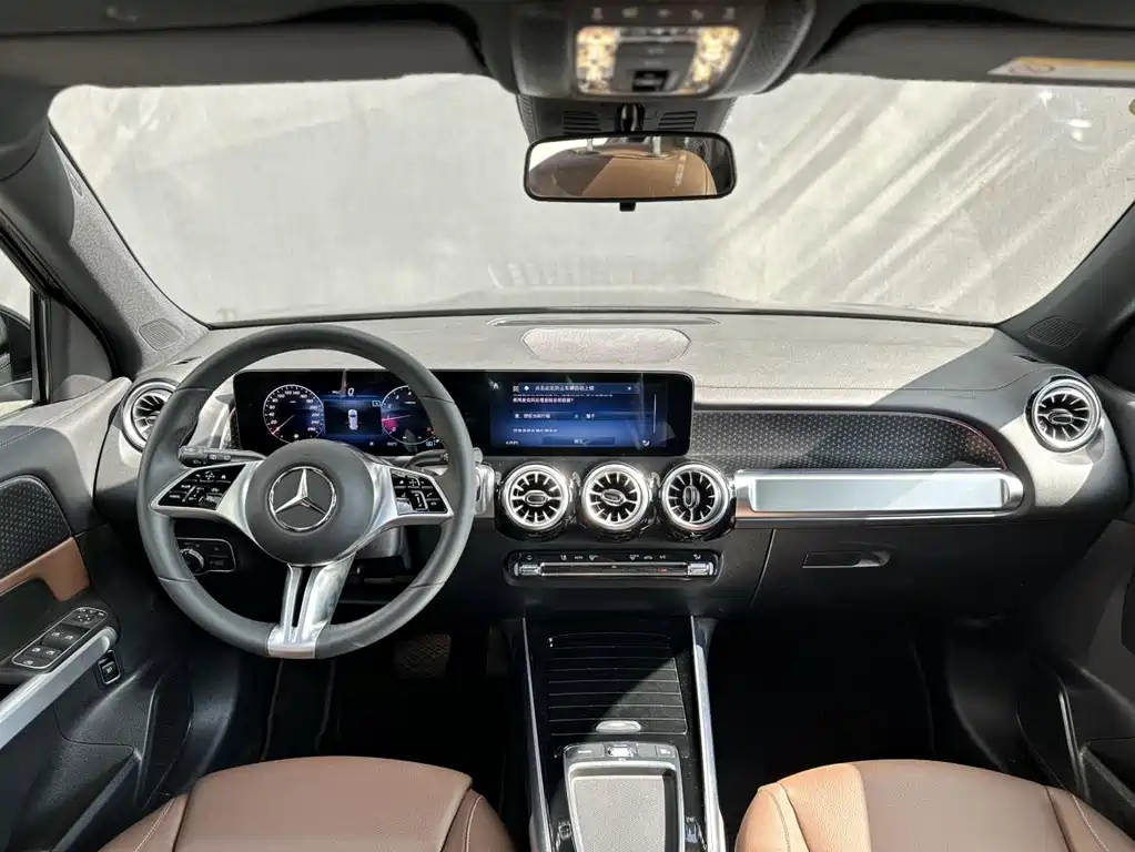 Mercedes-Benz GLB 2025 — фото 4