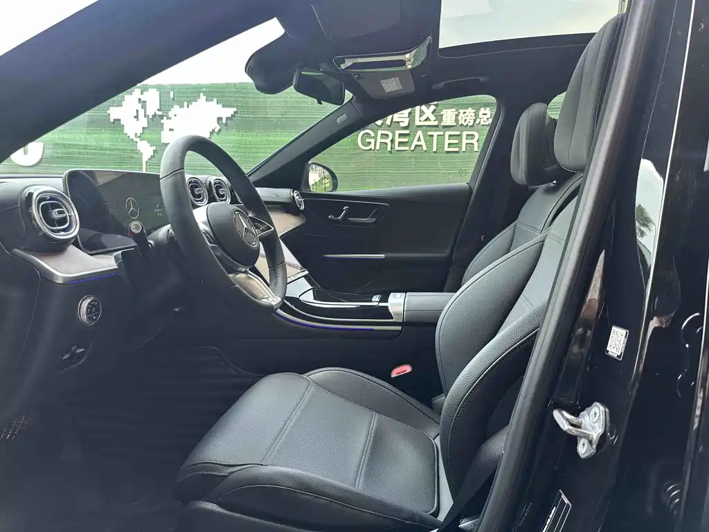 Mercedes-Benz C-Class 2023 — фото 11