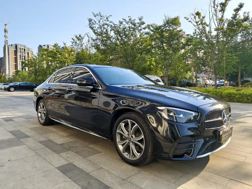 Mercedes-Benz E-Class 2022 — фото 4
