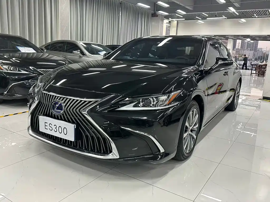 Lexus ES 2020 — фото 3