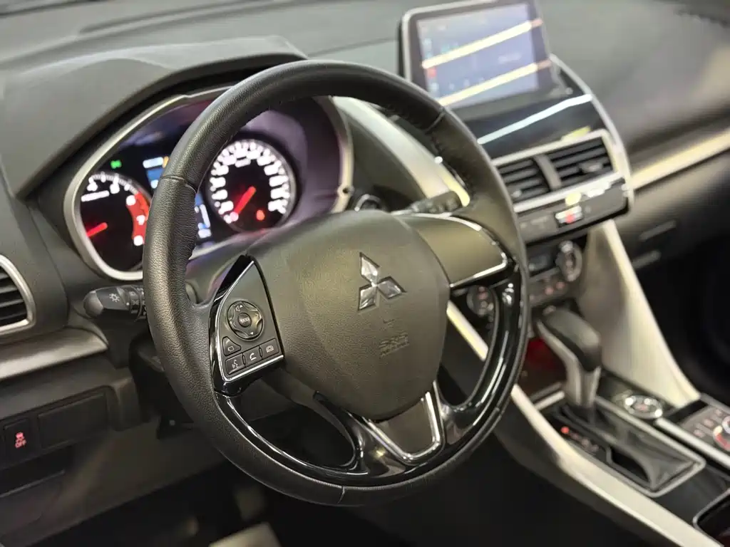 Mitsubishi Eclipse Cross 2022 — фото 7