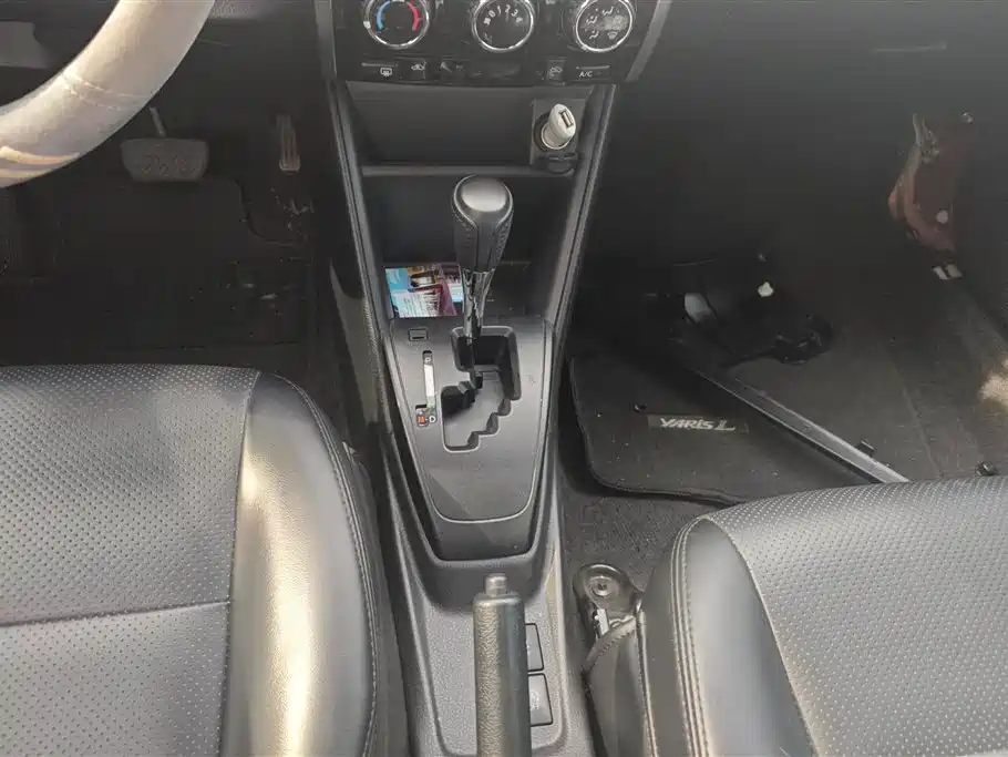 Toyota Yaris L 2019 — фото 16