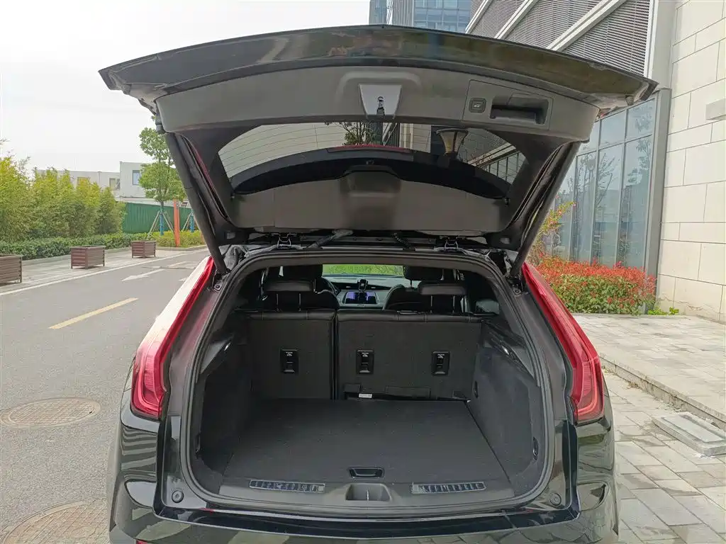 Cadillac XT4 2020 — фото 15