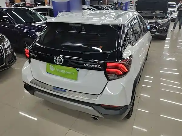 Toyota Yaris L 2021