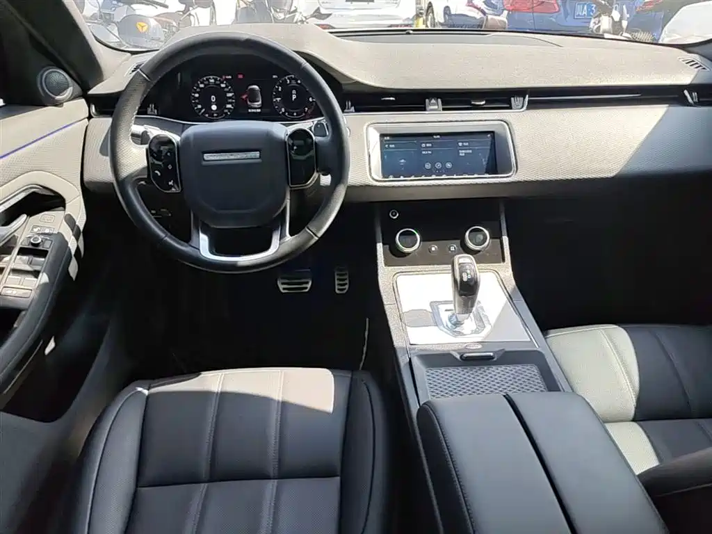 Land Rover Evoque 2021 — фото 10