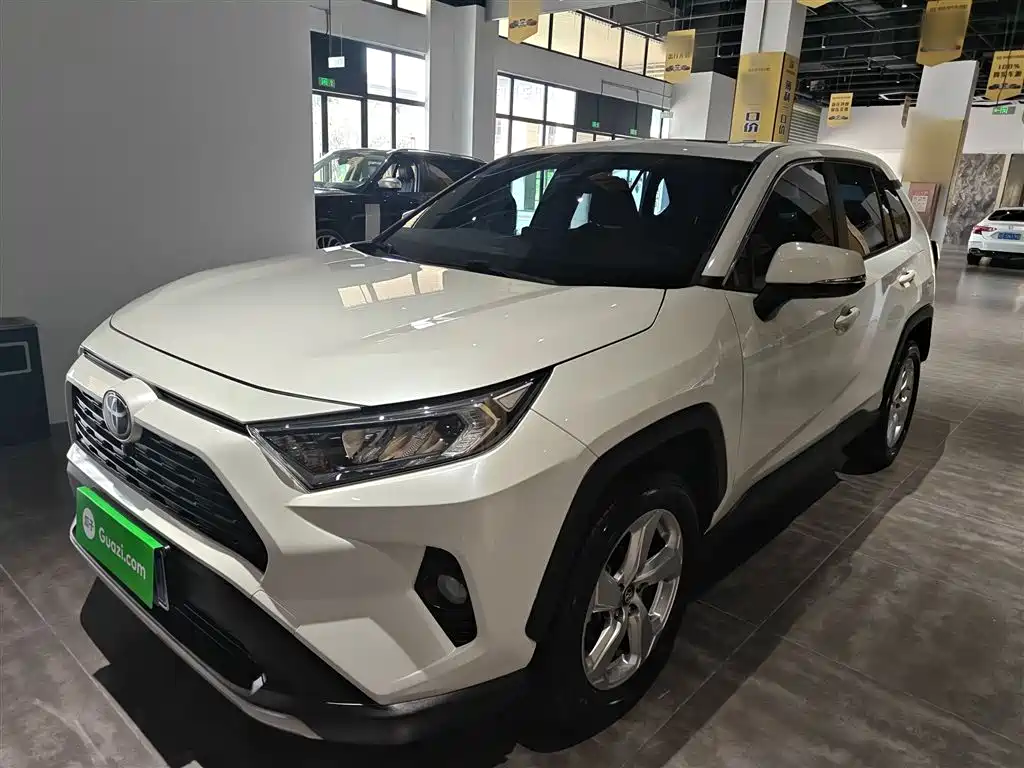 Toyota RAV4 2020 — фото 2