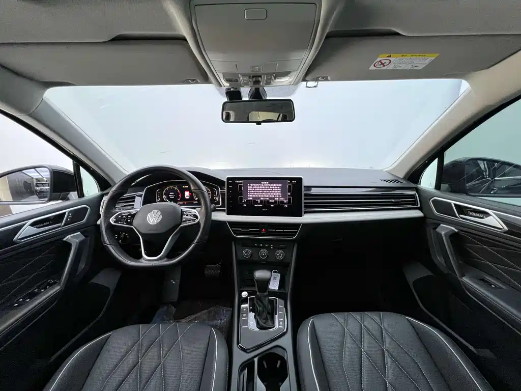Volkswagen Tiguan L 2023 — фото 11