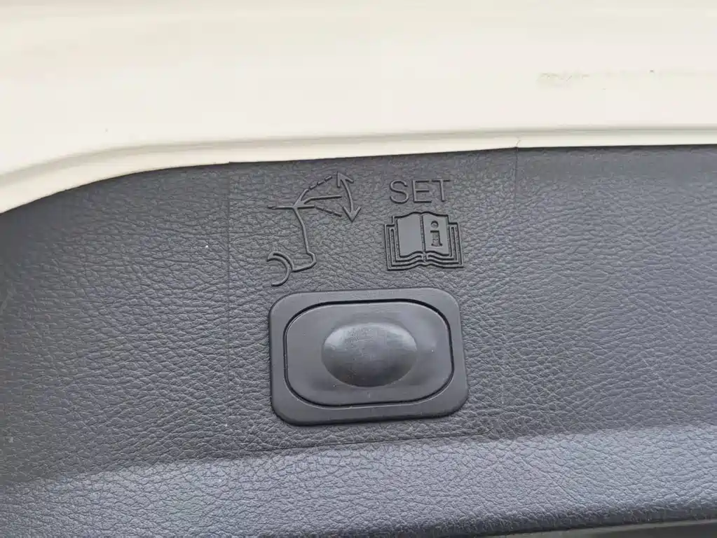 Ford Kuga 2015 — фото 17