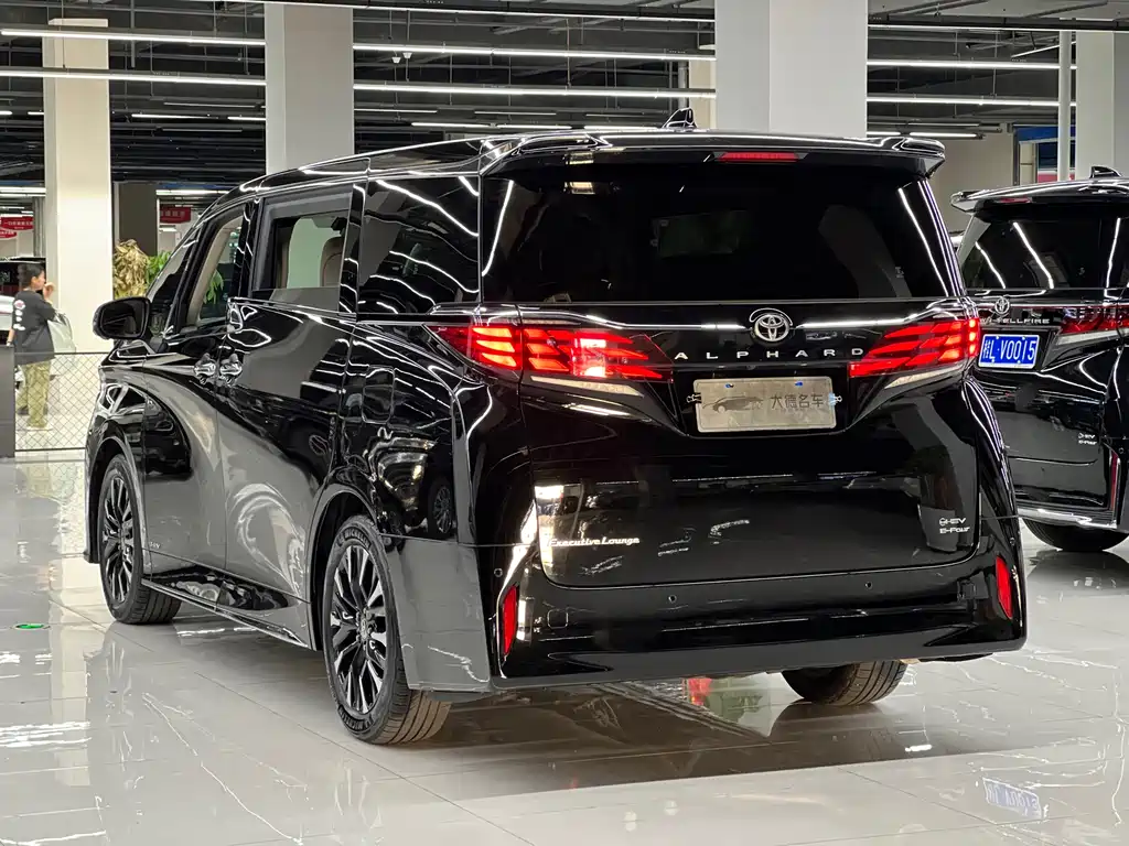 Toyota Alphard 2025 — фото 6