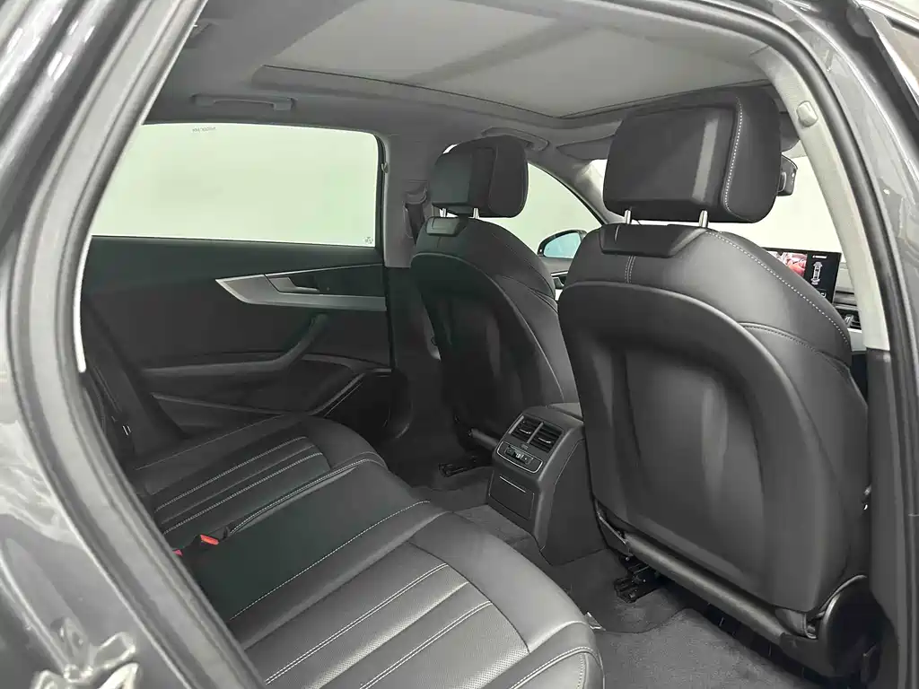 Audi A4L 2020 — фото 14
