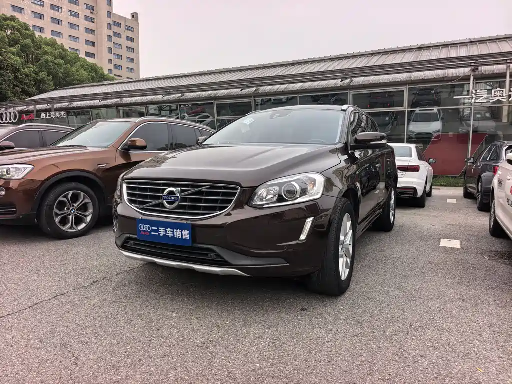 Volvo XC60 2017 — фото 1