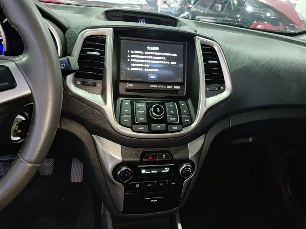 Changan Eado XT 2016 — фото 13