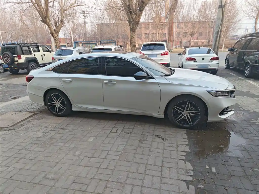 Honda Accord 2022 — фото 14