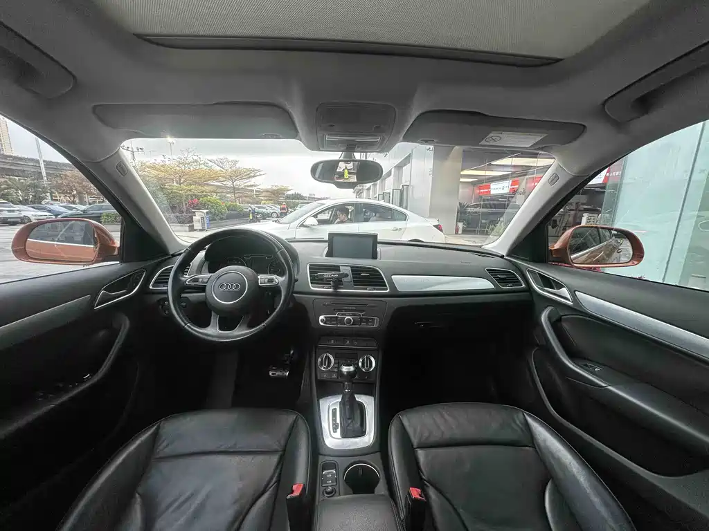 Audi Q3 2015 — фото 14