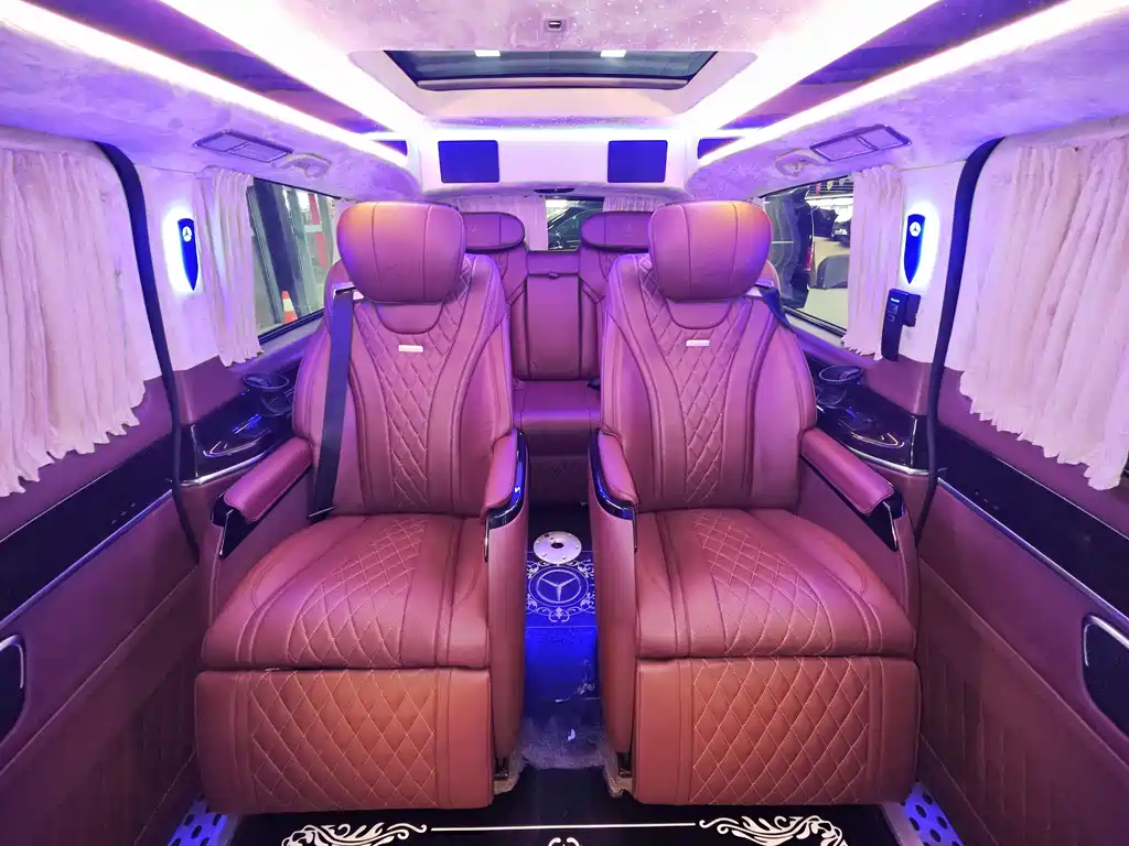 Mercedes-Benz V-Class 2020 — фото 12