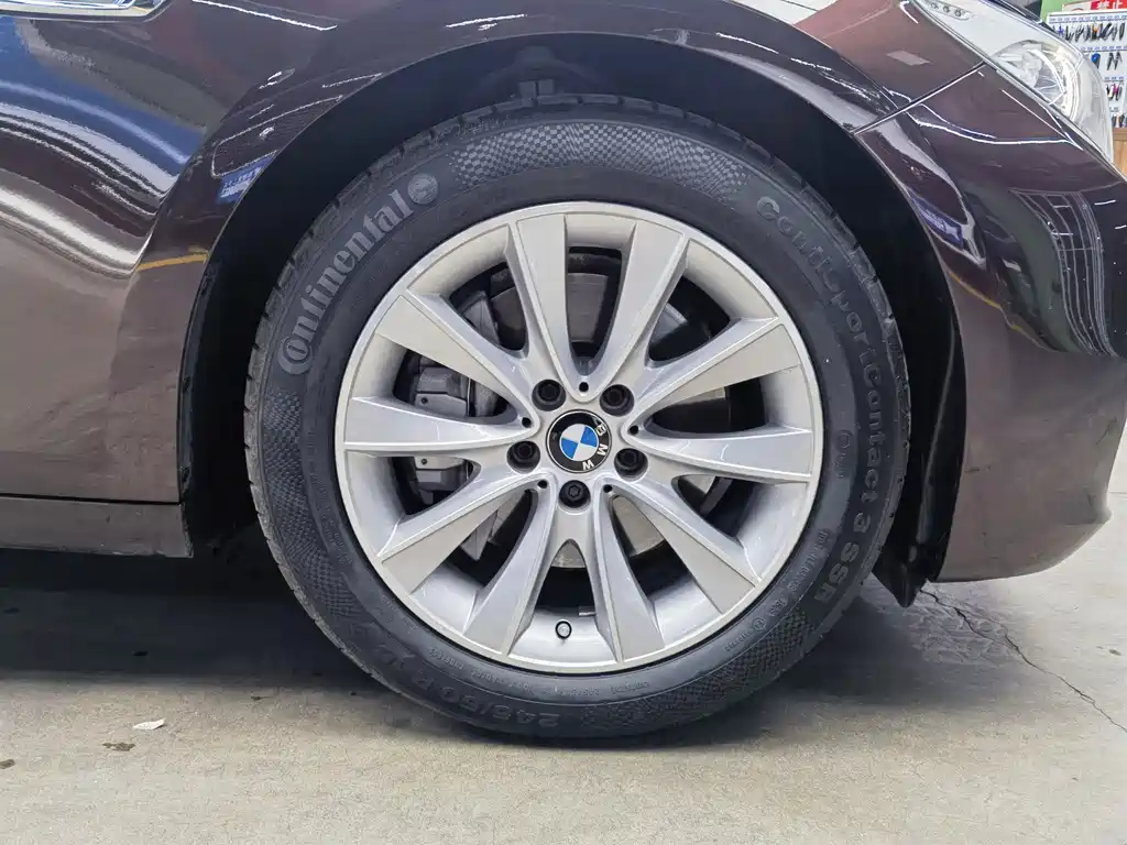 BMW 5 Series GT 2017 — фото 19