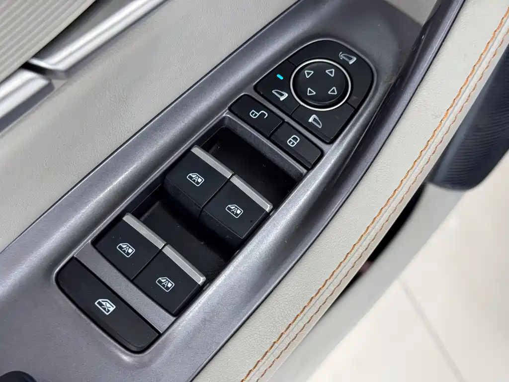 BYD Song PLUS New Energy 2023 — фото 15