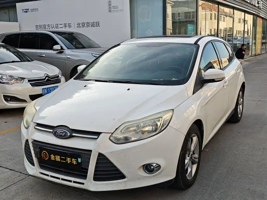 Ford Focus 2014 — фото 1