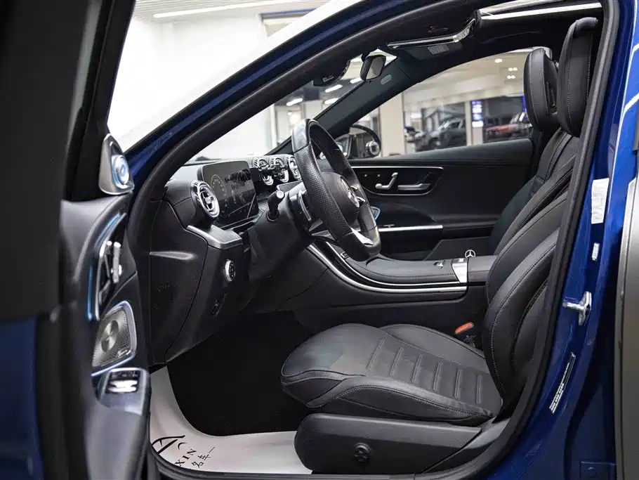 Mercedes-Benz C-Class 2021 — фото 17