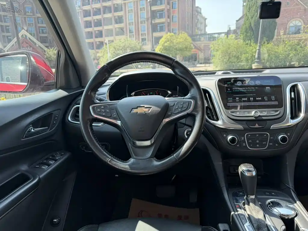 Chevrolet Equinox 2017 — фото 16