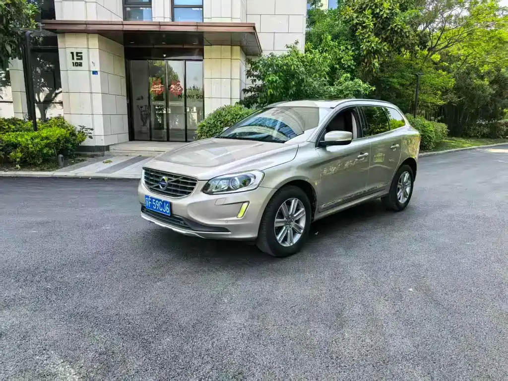 Volvo XC60 2015 — фото 1