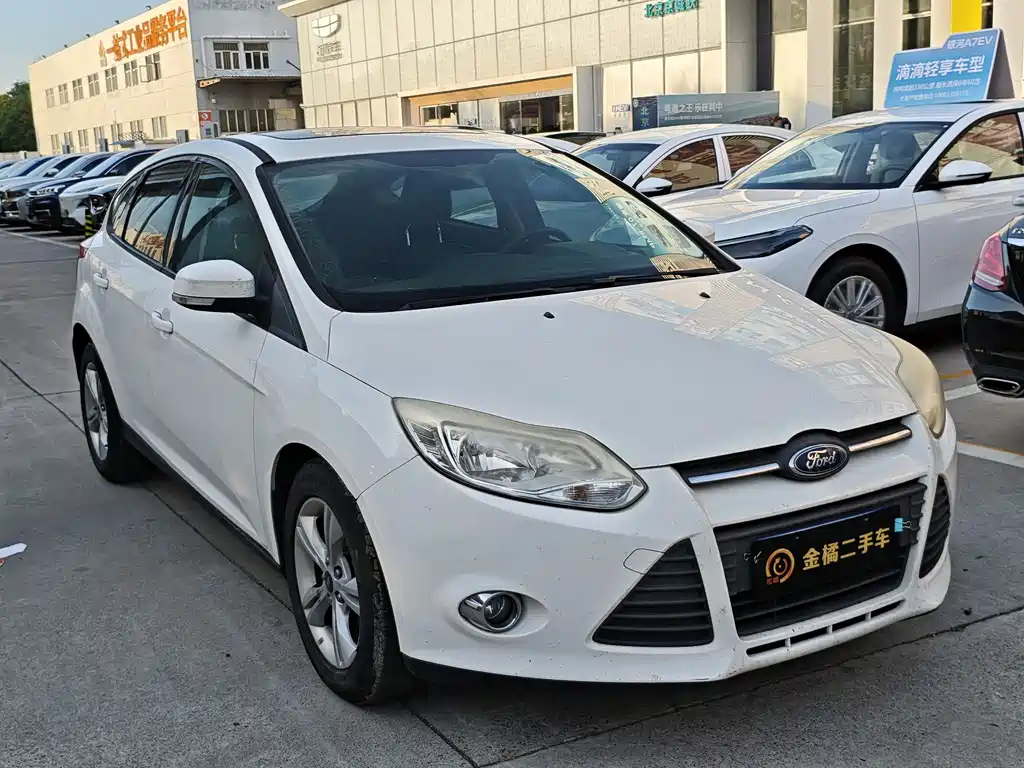 Ford Focus 2014 — фото 4