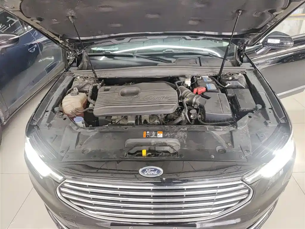 Ford Taurus 2021 — фото 20