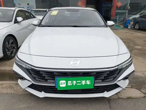 Hyundai Elantra 2023