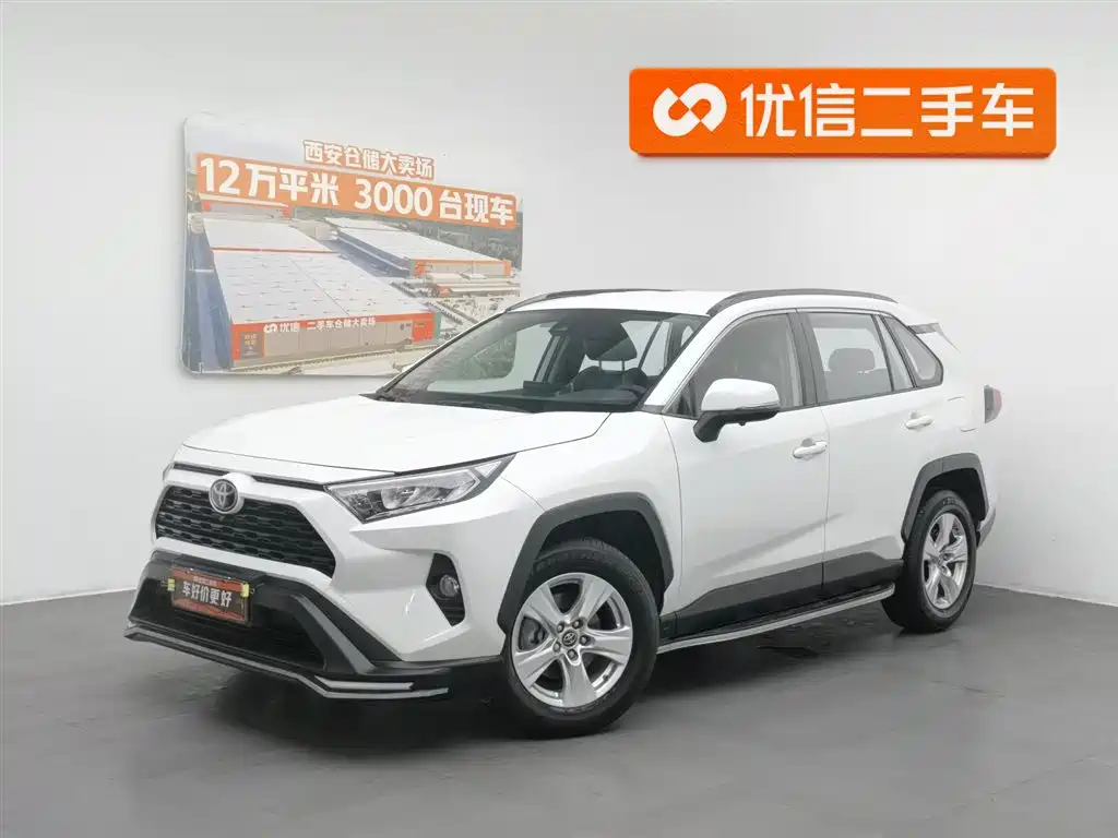 Toyota RAV4 2021 — фото 1