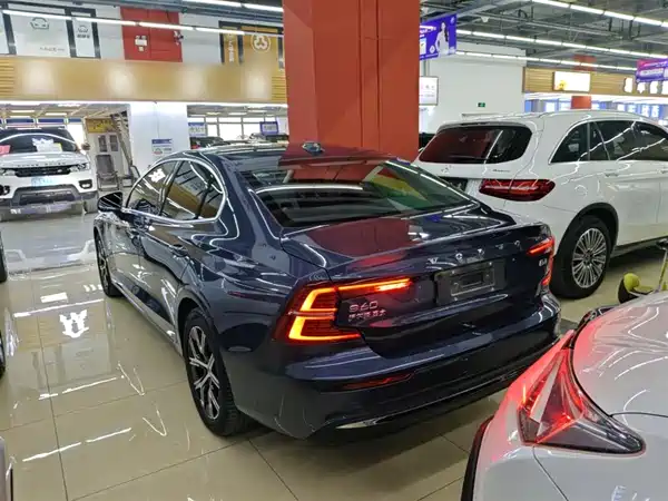 Volvo S60 2023