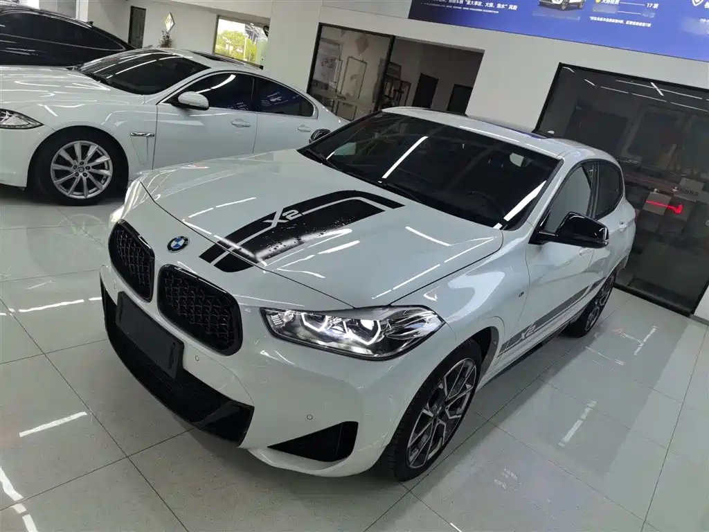 BMW X2 2022 — фото 1
