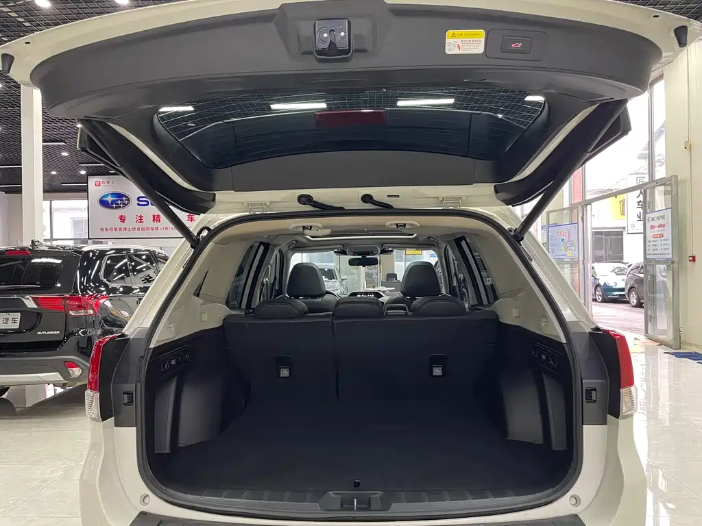 Subaru Forester 2022 — фото 18