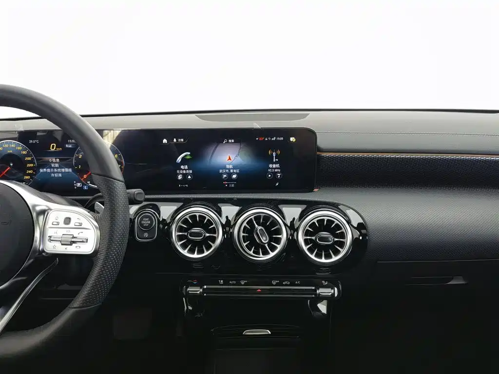 Mercedes-Benz A-Class 2023 — фото 12