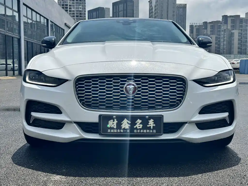 Jaguar XEL 2021 — фото 15
