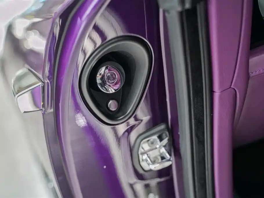 Rolls-Royce Phantom 2018 — фото 10