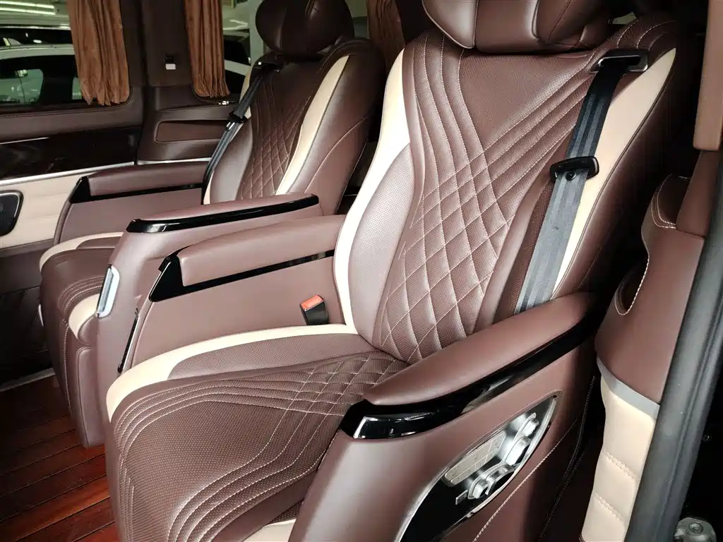 Mercedes-Benz V-Class 2018 — фото 17