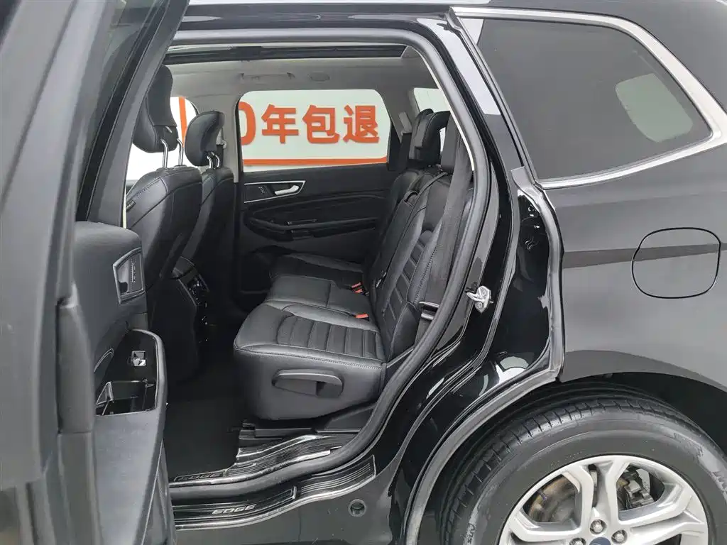 Ford Edge 2019 — фото 15