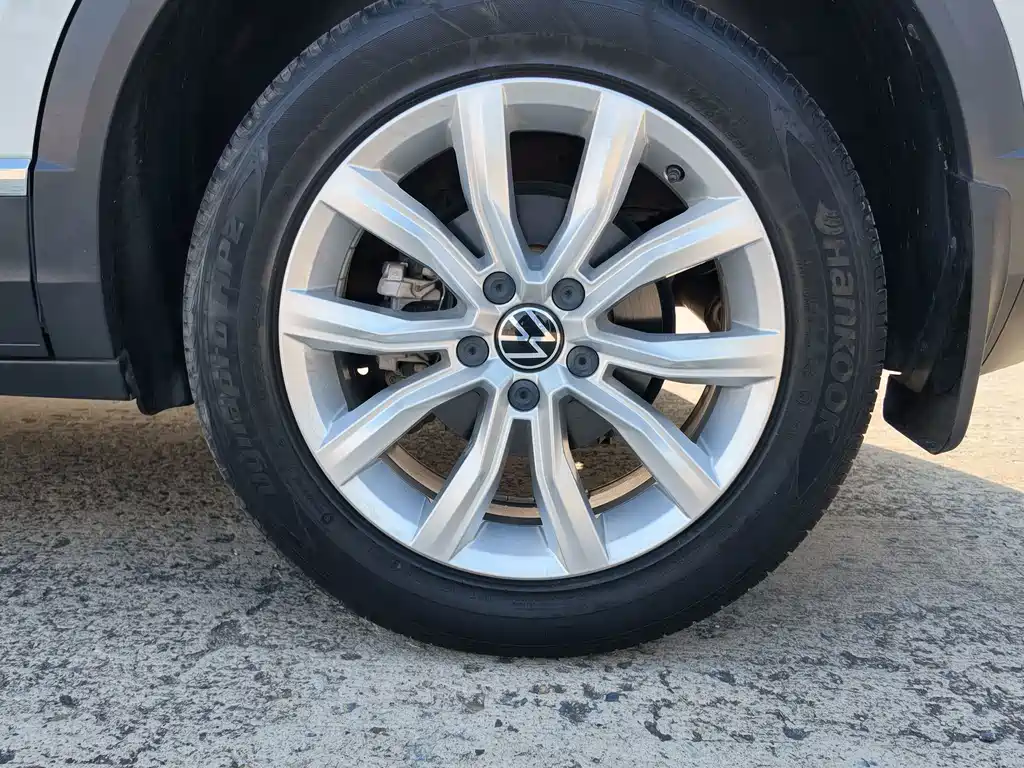 Volkswagen T-Roc 2023 — фото 24