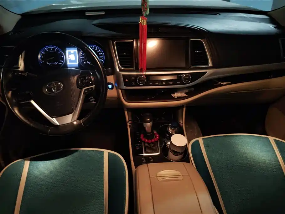 Toyota Highlander 2018 — фото 12