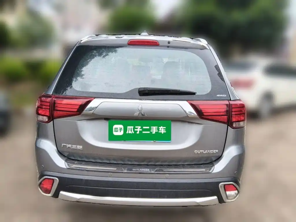 Mitsubishi Outlander 2018 — фото 4