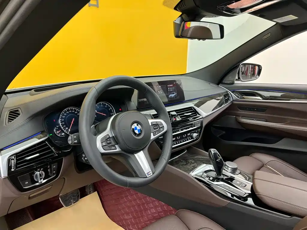 BMW 6 Series GT 2018 — фото 24