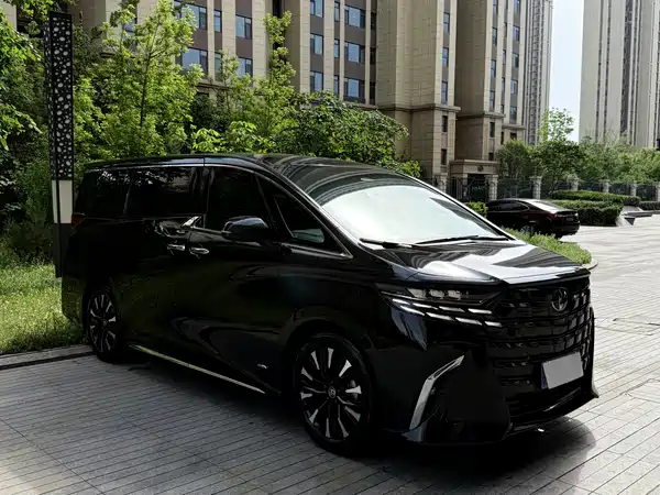 Toyota Alphard 2024