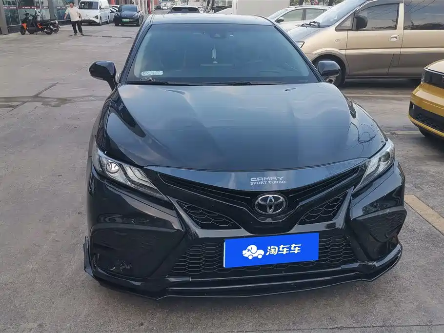 Toyota Camry 2023 — фото 2