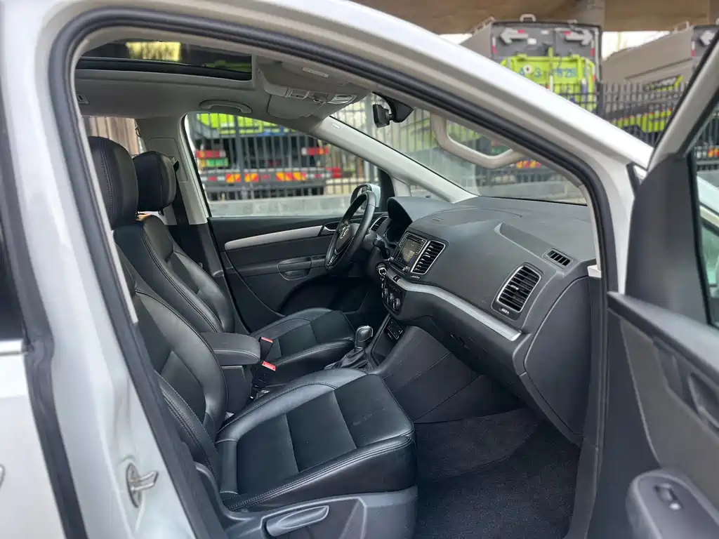 Volkswagen Sharan 2018 — фото 14